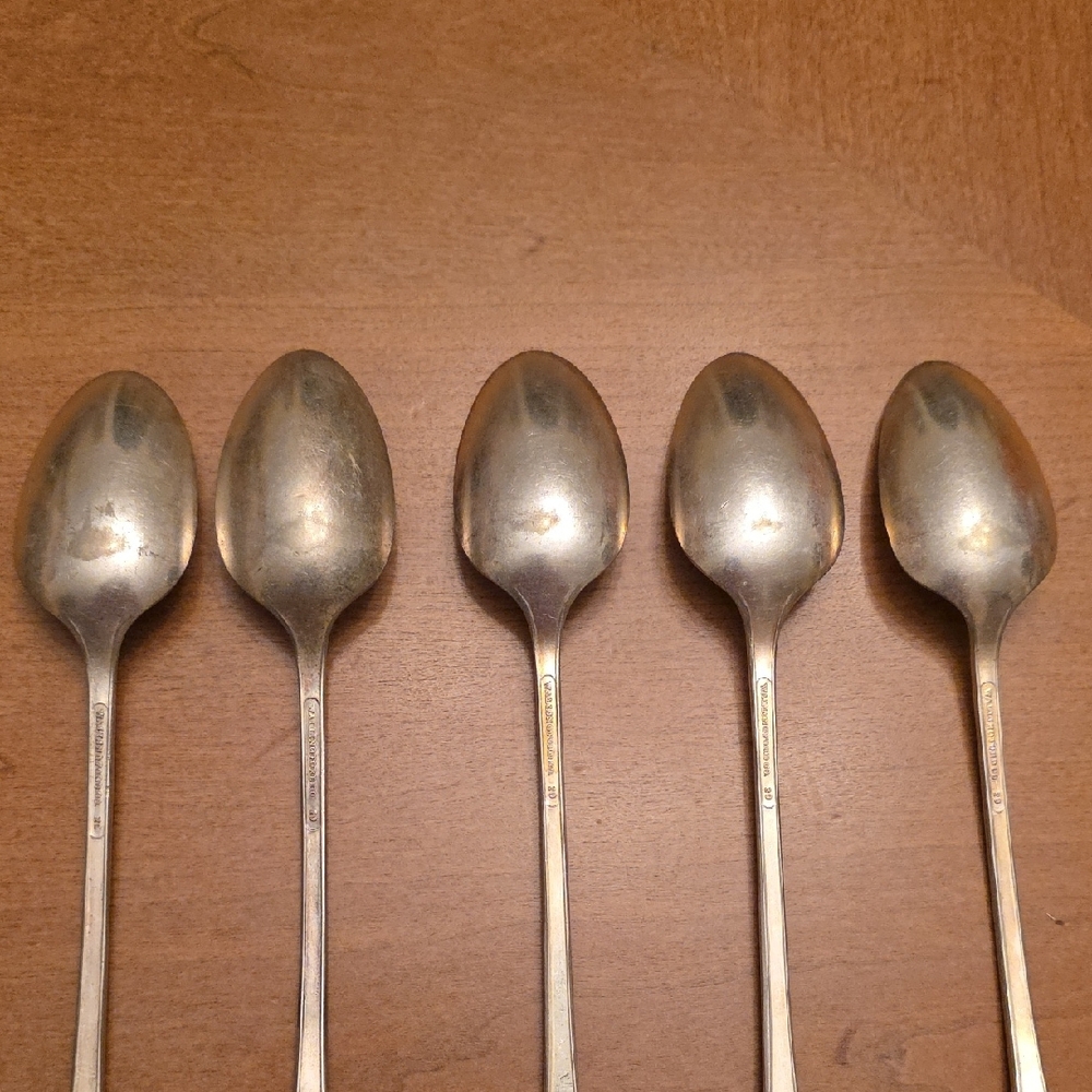 Elegant Silver Teaspoon Set - Picture 9 of 10